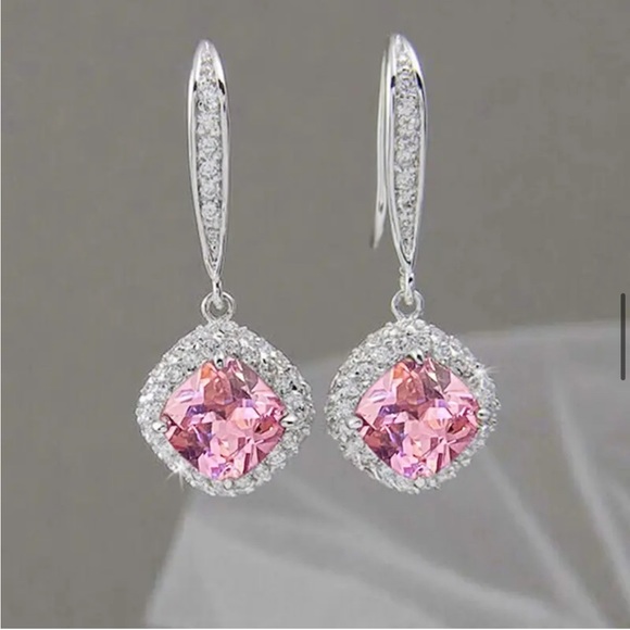 New Women’s 925 Silver Beautiful Sapphire Earrings - Picture 2 of 2